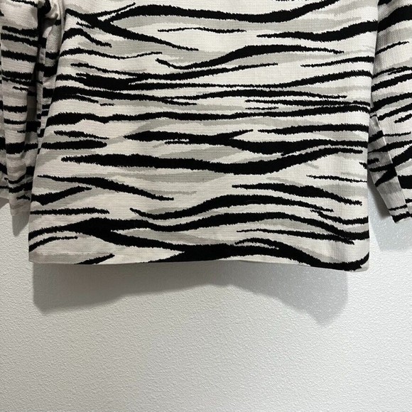 CHICO'S Open Jacket light Suit Blazer W/ Lining Top Jungle Print animal Sz 1 S - Picture 11 of 16